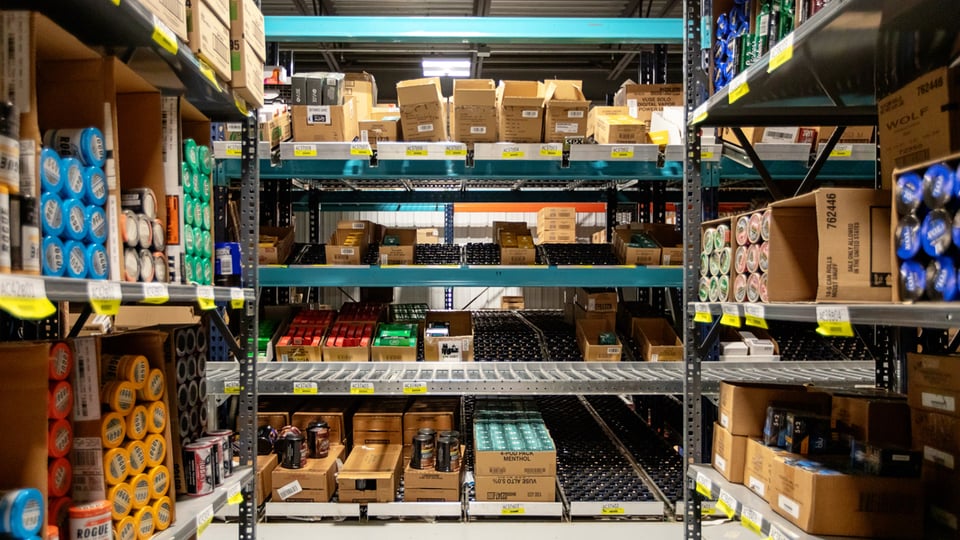 capital-candy-whole-distributor-order-picking