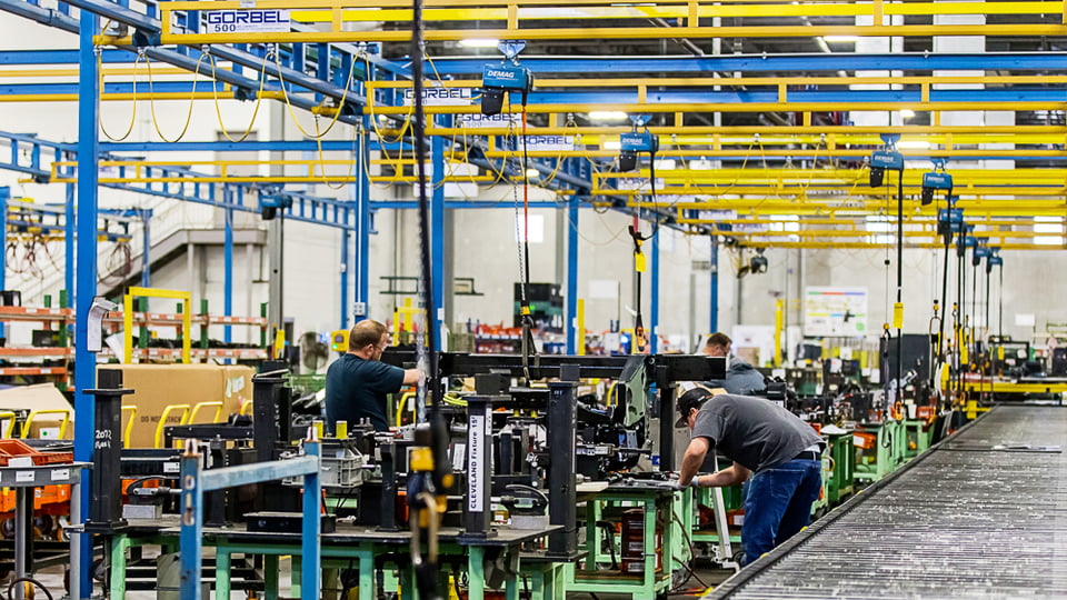 gravity-conveyors-in-manufacturing