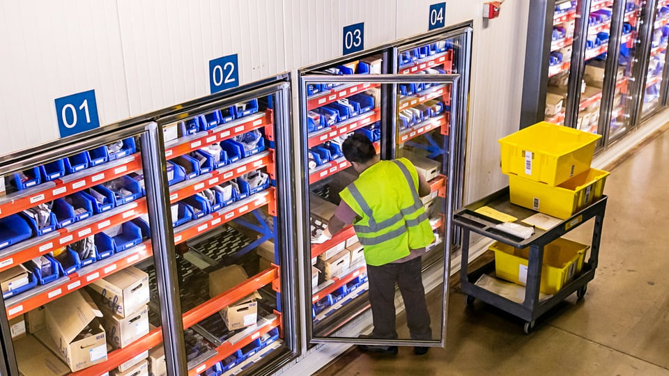 carton flow racks for cold storage warehouses